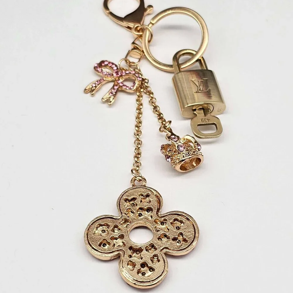 Louis Vuitton Authentic Gold Lock 🔒 Unbranded Flower Keychain Charm for Bags